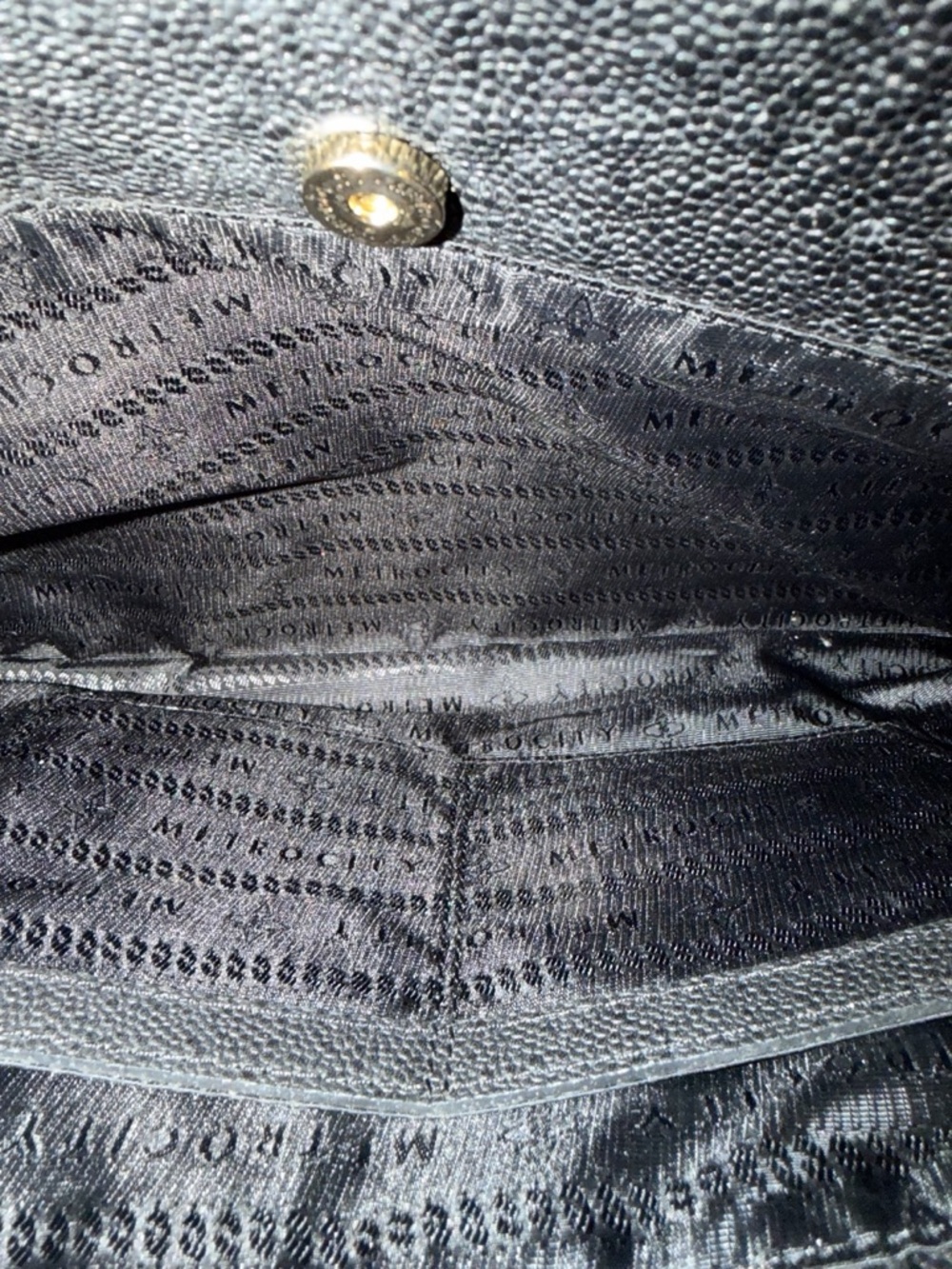 🔥 Metrocity Black Quilted Caviar Leather Tote - Gold Chain Straps 🔥 - Picture 8 of 8